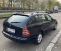 Синий Мерседес Ц-Класс, объемом двигателя 2.1 л и пробегом 405 тыс. км за 3999 $, фото 2 на Automoto.ua
