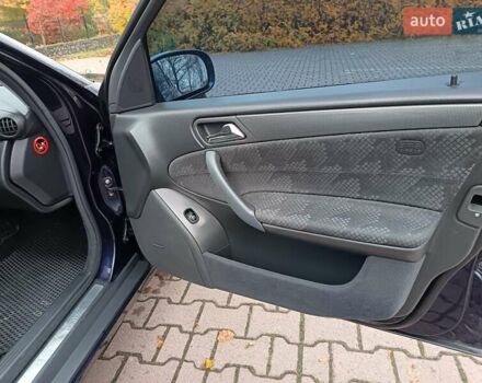 Синий Мерседес Ц-Класс, объемом двигателя 1.8 л и пробегом 286 тыс. км за 5500 $, фото 22 на Automoto.ua