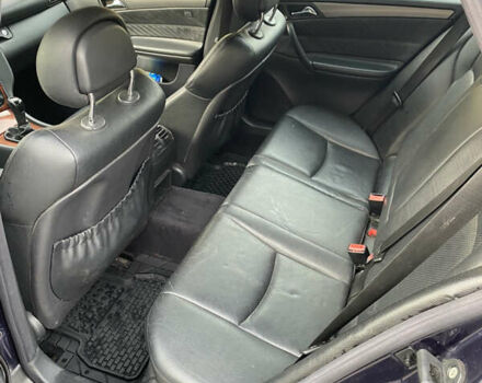 Синий Мерседес Ц-Класс, объемом двигателя 2.1 л и пробегом 405 тыс. км за 3999 $, фото 9 на Automoto.ua