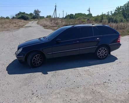 Синій Мерседес Ц-Клас, об'ємом двигуна 1.8 л та пробігом 249 тис. км за 5000 $, фото 1 на Automoto.ua