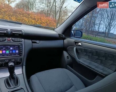 Синий Мерседес Ц-Класс, объемом двигателя 1.8 л и пробегом 286 тыс. км за 5500 $, фото 32 на Automoto.ua