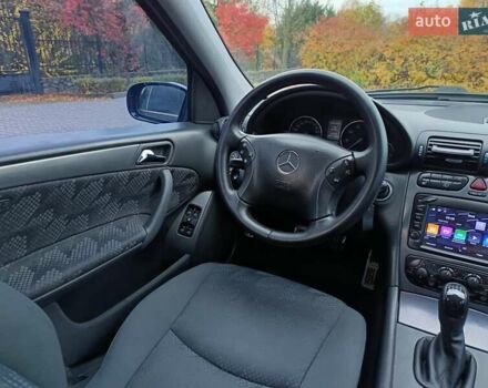 Синий Мерседес Ц-Класс, объемом двигателя 1.8 л и пробегом 286 тыс. км за 5500 $, фото 31 на Automoto.ua