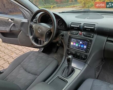 Синий Мерседес Ц-Класс, объемом двигателя 1.8 л и пробегом 286 тыс. км за 5500 $, фото 29 на Automoto.ua