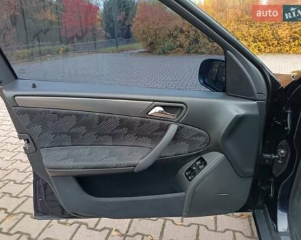 Синий Мерседес Ц-Класс, объемом двигателя 1.8 л и пробегом 286 тыс. км за 5500 $, фото 21 на Automoto.ua