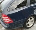 Синий Мерседес Ц-Класс, объемом двигателя 2.2 л и пробегом 290 тыс. км за 6500 $, фото 1 на Automoto.ua