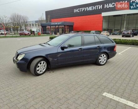 Синій Мерседес Ц-Клас, об'ємом двигуна 2.15 л та пробігом 320 тис. км за 5600 $, фото 1 на Automoto.ua