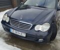 Синий Мерседес Ц-Класс, объемом двигателя 2.2 л и пробегом 290 тыс. км за 6500 $, фото 7 на Automoto.ua