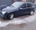 Синий Мерседес Ц-Класс, объемом двигателя 2.2 л и пробегом 290 тыс. км за 6500 $, фото 1 на Automoto.ua