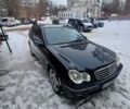 Синий Мерседес Ц-Класс, объемом двигателя 1.8 л и пробегом 280 тыс. км за 5900 $, фото 1 на Automoto.ua
