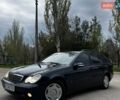 Синий Мерседес Ц-Класс, объемом двигателя 2.15 л и пробегом 455 тыс. км за 6000 $, фото 1 на Automoto.ua