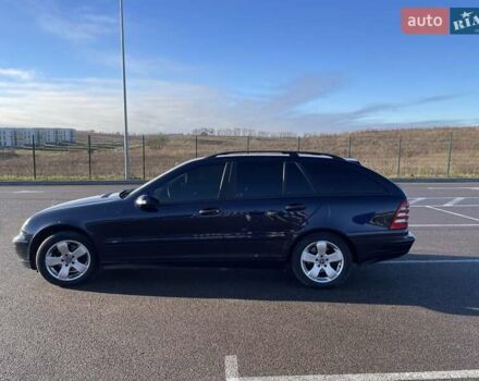 Синий Мерседес Ц-Класс, объемом двигателя 1.8 л и пробегом 230 тыс. км за 5600 $, фото 2 на Automoto.ua