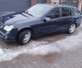 Синий Мерседес Ц-Класс, объемом двигателя 2.2 л и пробегом 290 тыс. км за 6500 $, фото 1 на Automoto.ua