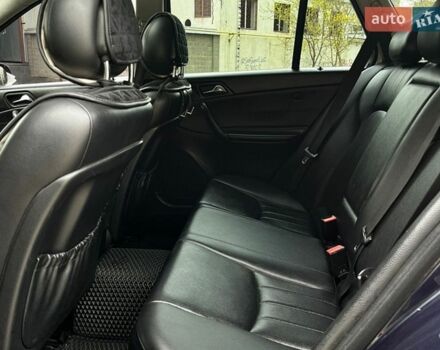 Синий Мерседес Ц-Класс, объемом двигателя 2.15 л и пробегом 455 тыс. км за 6000 $, фото 5 на Automoto.ua