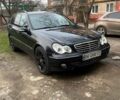 Синий Мерседес Ц-Класс, объемом двигателя 2.2 л и пробегом 299 тыс. км за 6800 $, фото 1 на Automoto.ua