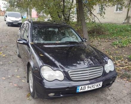 Синий Мерседес Ц-Класс, объемом двигателя 2.2 л и пробегом 384 тыс. км за 4000 $, фото 1 на Automoto.ua