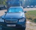 Синий Мерседес Ц-Класс, объемом двигателя 1.8 л и пробегом 280 тыс. км за 6100 $, фото 3 на Automoto.ua