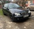 Синій Мерседес Ц-Клас, об'ємом двигуна 2.2 л та пробігом 315 тис. км за 5000 $, фото 1 на Automoto.ua