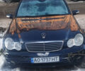 Синий Мерседес Ц-Класс, объемом двигателя 1.8 л и пробегом 366 тыс. км за 5100 $, фото 2 на Automoto.ua