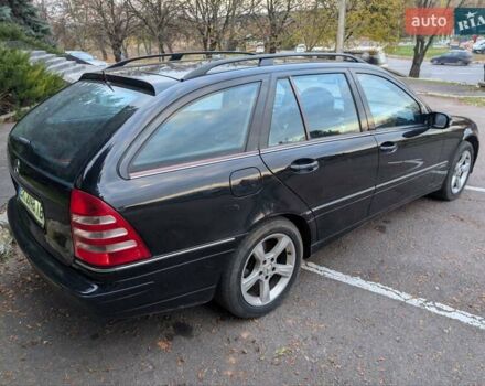 Мерседес Ц-Клас 2006 у Рівному на Automoto.ua Синій Мерседес Ц-Клас, об'ємом двигуна 2.15 л та пробігом 385 тис. км за 5800 $, фото 5 на Automoto.ua