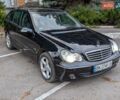Мерседес Ц-Клас 2006 у Рівному на Automoto.ua Синій Мерседес Ц-Клас, об'ємом двигуна 2.15 л та пробігом 385 тис. км за 5800 $, фото 4 на Automoto.ua
