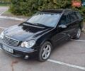 Мерседес Ц-Клас 2006 у Рівному на Automoto.ua Синій Мерседес Ц-Клас, об'ємом двигуна 2.15 л та пробігом 385 тис. км за 5800 $, фото 1 на Automoto.ua