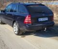 Синий Мерседес Ц-Класс, объемом двигателя 1.8 л и пробегом 200 тыс. км за 6000 $, фото 12 на Automoto.ua