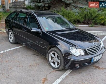 Мерседес Ц-Клас 2006 у Рівному на Automoto.ua Синій Мерседес Ц-Клас, об'ємом двигуна 2.15 л та пробігом 385 тис. км за 5800 $, фото 9 на Automoto.ua