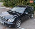 Мерседес Ц-Клас 2006 у Рівному на Automoto.ua Синій Мерседес Ц-Клас, об'ємом двигуна 2.15 л та пробігом 385 тис. км за 5800 $, фото 2 на Automoto.ua