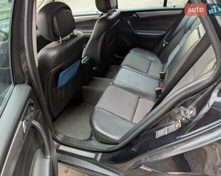 Мерседес Ц-Клас 2006 у Рівному на Automoto.ua Синій Мерседес Ц-Клас, об'ємом двигуна 2.15 л та пробігом 385 тис. км за 5800 $, фото 17 на Automoto.ua