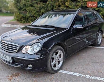 Мерседес Ц-Клас 2006 у Рівному на Automoto.ua Синій Мерседес Ц-Клас, об'ємом двигуна 2.15 л та пробігом 385 тис. км за 5800 $, фото 3 на Automoto.ua