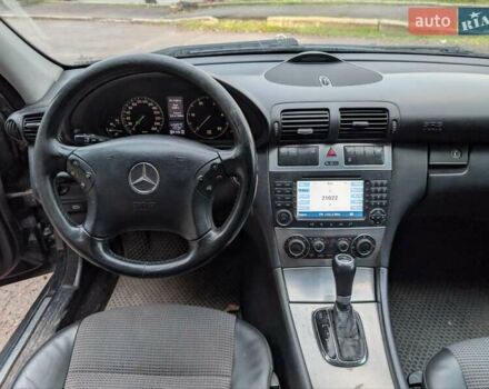 Мерседес Ц-Клас 2006 у Рівному на Automoto.ua Синій Мерседес Ц-Клас, об'ємом двигуна 2.15 л та пробігом 385 тис. км за 5800 $, фото 19 на Automoto.ua