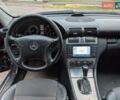 Мерседес Ц-Клас 2006 у Рівному на Automoto.ua Синій Мерседес Ц-Клас, об'ємом двигуна 2.15 л та пробігом 385 тис. км за 5800 $, фото 19 на Automoto.ua
