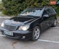 Мерседес Ц-Клас 2006 у Рівному на Automoto.ua Синій Мерседес Ц-Клас, об'ємом двигуна 2.15 л та пробігом 385 тис. км за 5800 $, фото 8 на Automoto.ua