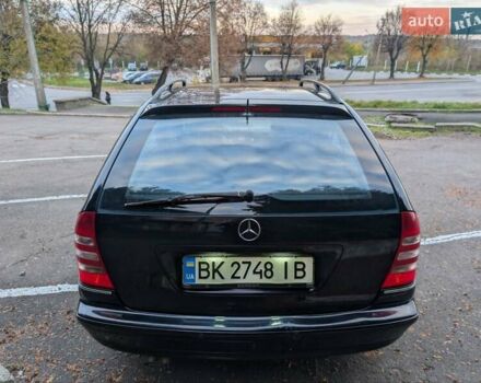 Мерседес Ц-Клас 2006 у Рівному на Automoto.ua Синій Мерседес Ц-Клас, об'ємом двигуна 2.15 л та пробігом 385 тис. км за 5800 $, фото 13 на Automoto.ua