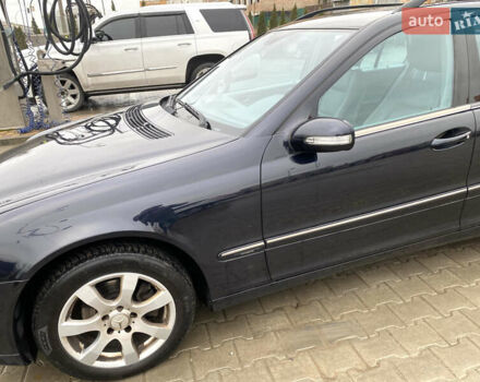 Синий Мерседес Ц-Класс, объемом двигателя 1.8 л и пробегом 280 тыс. км за 5899 $, фото 11 на Automoto.ua