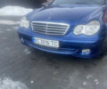 Синий Мерседес Ц-Класс, объемом двигателя 2.15 л и пробегом 250 тыс. км за 6200 $, фото 1 на Automoto.ua