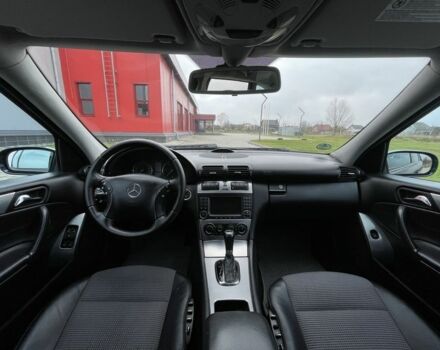 Синій Мерседес Ц-Клас, об'ємом двигуна 2.2 л та пробігом 240 тис. км за 6850 $, фото 19 на Automoto.ua