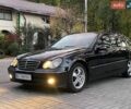 Синий Мерседес Ц-Класс, объемом двигателя 1.8 л и пробегом 300 тыс. км за 5900 $, фото 1 на Automoto.ua