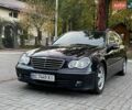 Синий Мерседес Ц-Класс, объемом двигателя 1.8 л и пробегом 300 тыс. км за 5900 $, фото 3 на Automoto.ua