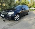 Синий Мерседес Ц-Класс, объемом двигателя 2.1 л и пробегом 290 тыс. км за 7600 $, фото 1 на Automoto.ua