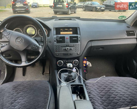 Синій Мерседес Ц-Клас, об'ємом двигуна 2.1 л та пробігом 395 тис. км за 8300 $, фото 9 на Automoto.ua