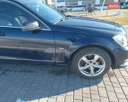 Синій Мерседес Ц-Клас, об'ємом двигуна 2.14 л та пробігом 324 тис. км за 8999 $, фото 2 на Automoto.ua
