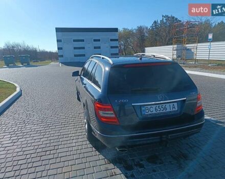 Синій Мерседес Ц-Клас, об'ємом двигуна 2.14 л та пробігом 324 тис. км за 8999 $, фото 5 на Automoto.ua