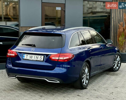 Синій Мерседес Ц-Клас, об'ємом двигуна 2.2 л та пробігом 320 тис. км за 13900 $, фото 3 на Automoto.ua