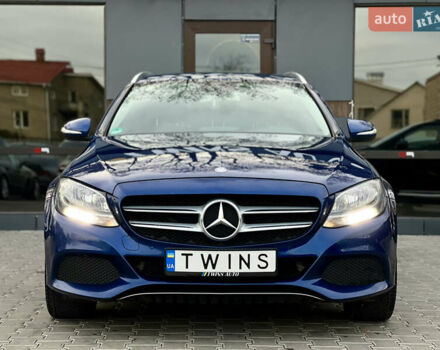 Синій Мерседес Ц-Клас, об'ємом двигуна 2.2 л та пробігом 320 тис. км за 13900 $, фото 1 на Automoto.ua