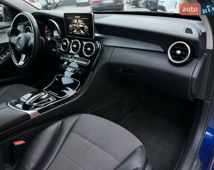 Синій Мерседес Ц-Клас, об'ємом двигуна 2.2 л та пробігом 320 тис. км за 13900 $, фото 27 на Automoto.ua