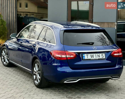 Синій Мерседес Ц-Клас, об'ємом двигуна 2.2 л та пробігом 320 тис. км за 13900 $, фото 5 на Automoto.ua