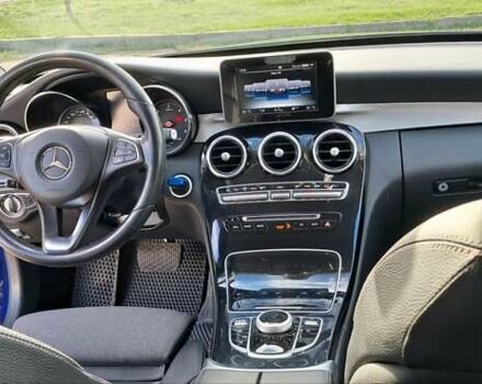 Синий Мерседес Ц-Класс, объемом двигателя 2.14 л и пробегом 231 тыс. км за 20000 $, фото 11 на Automoto.ua