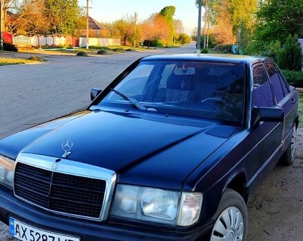 Синій Мерседес Ц-Клас, об'ємом двигуна 2 л та пробігом 0 тис. км за 1800 $, фото 1 на Automoto.ua
