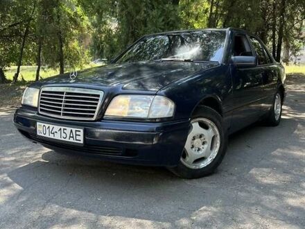 Мерседес Ц-Класс 1994 в Каменское - Днепродзержинск на Automoto.ua Синий Мерседес Ц-Класс, объемом двигателя 1.8 л и пробегом 300 тыс. км за 2800 $, фото 1 на Automoto.ua